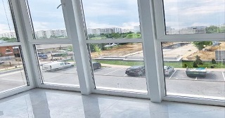 Панорамное остекление балкона Сосновый Бор цена от 11 тыс. руб. м/п.